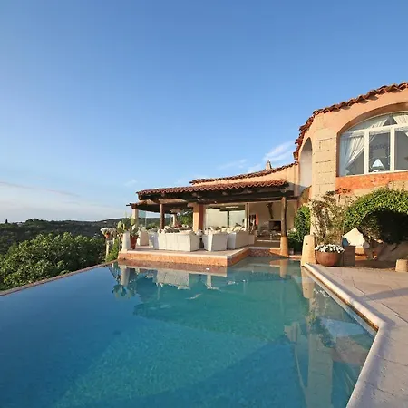 Smeraldo Villa *
